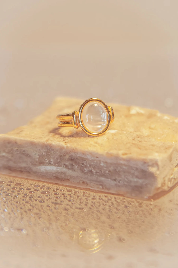 Ring with pearl detail 