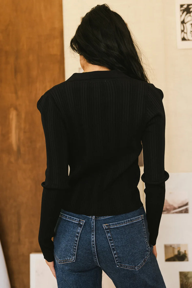 collard neck on ribbed top