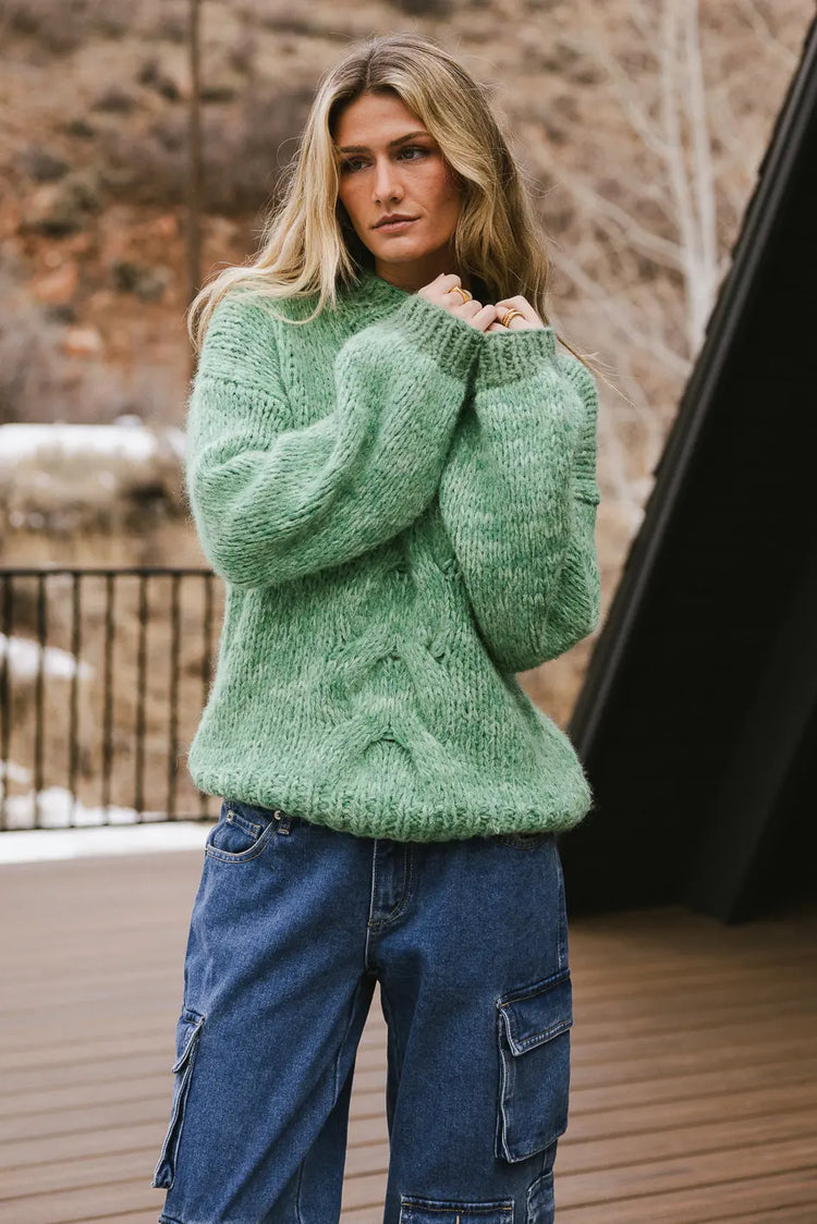 Long sleeves knit sweater in green 