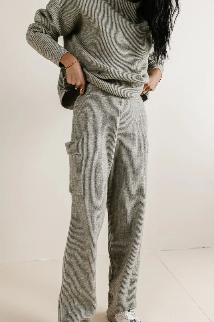Elastic waist pants in grey 