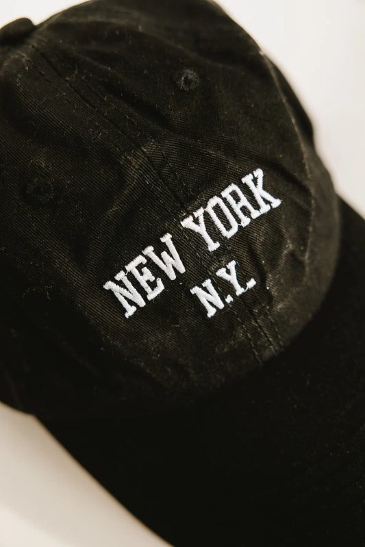 New York cap in black 