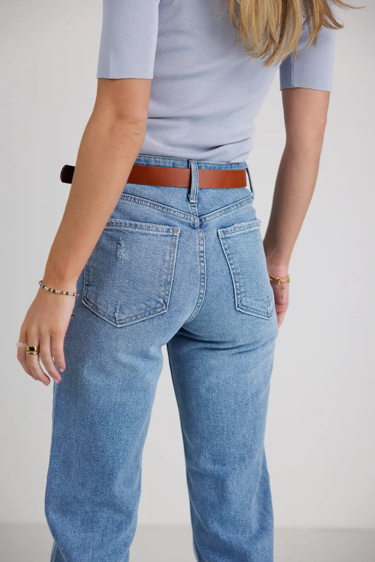 Two back pockets straight leg jeans 