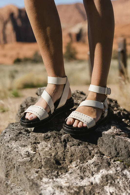 White straps sandals 
