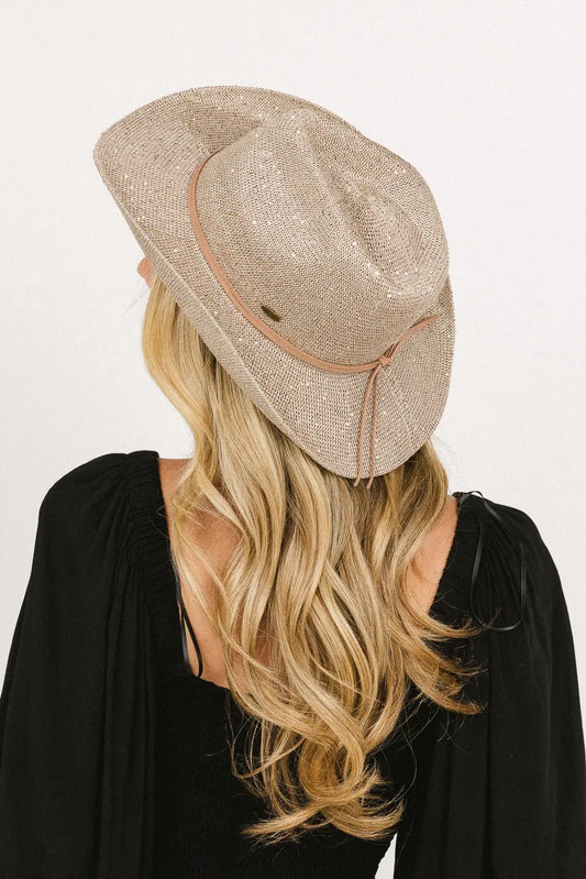 Hat in taupe 