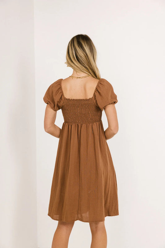 Elastic back dress in brown 
