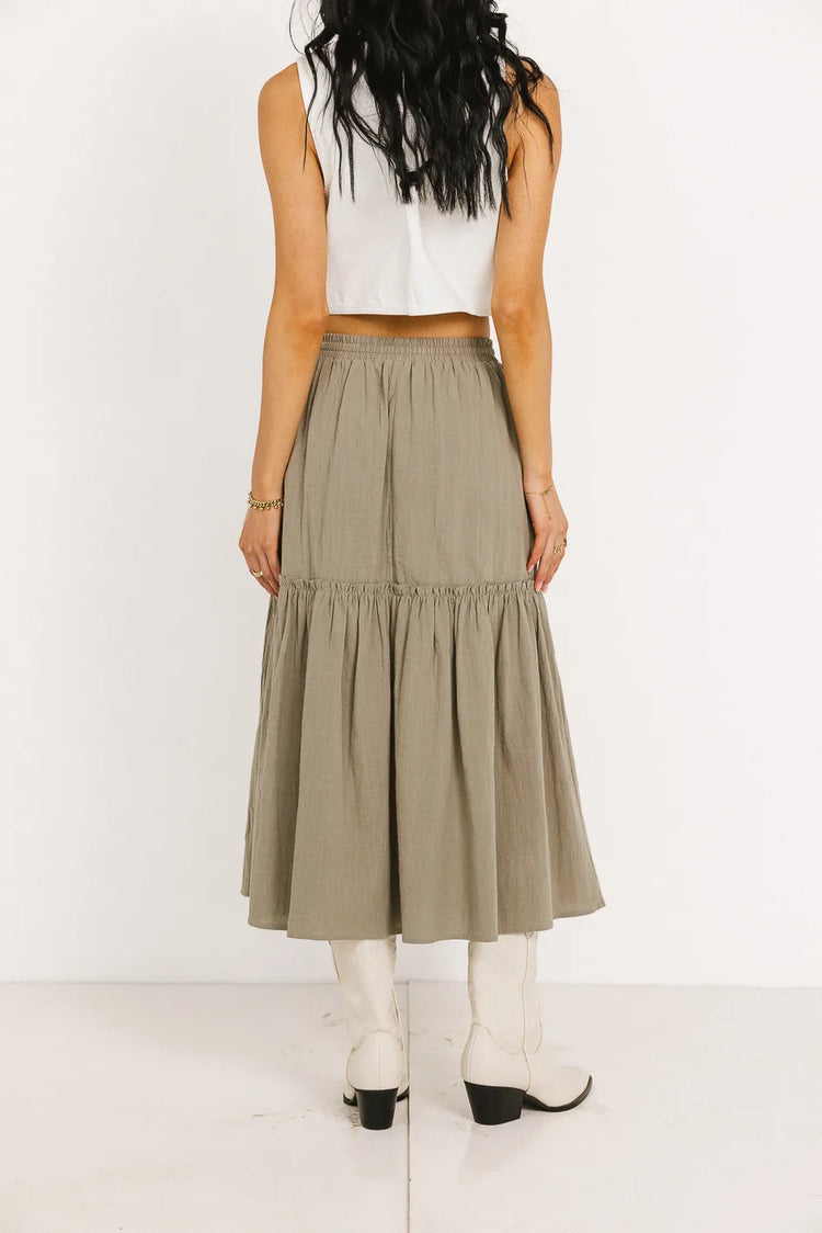Plain color skirt in olive 