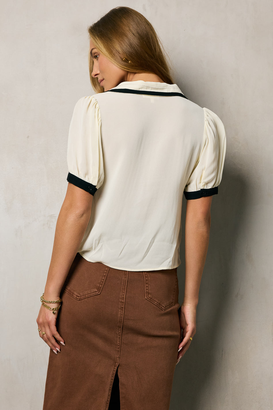 SHORT SLEEVE CUFFED BLOUSE