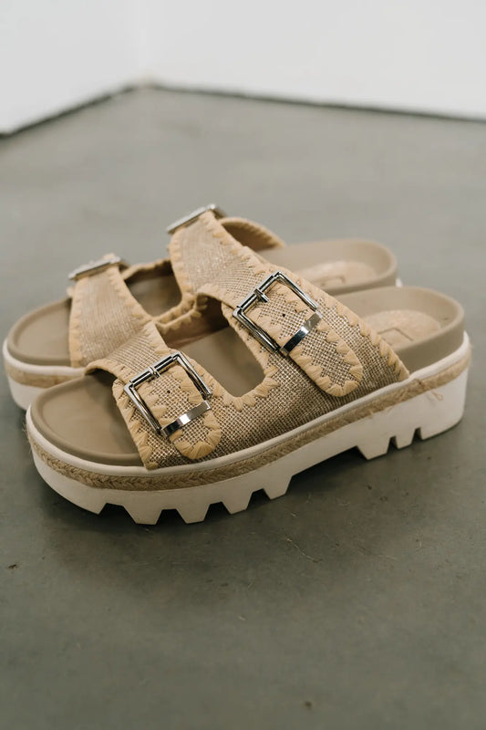 Sandals in gold 