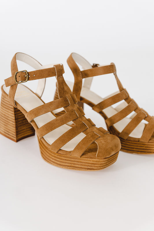 Adjustable straps platform heels in brown 
