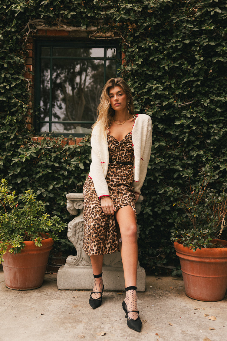 Woven dress in leopard print 