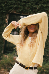 Knit sweater in yellow 