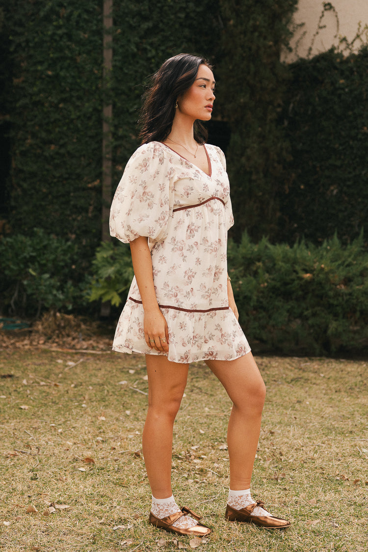 Mini floral dress in cream 