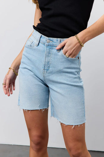 Two hand pockets denim shorts 