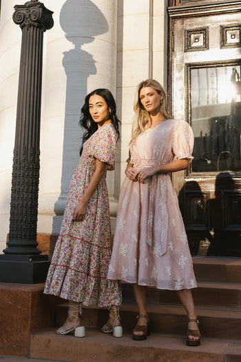 Short sleeves dress in blush 
