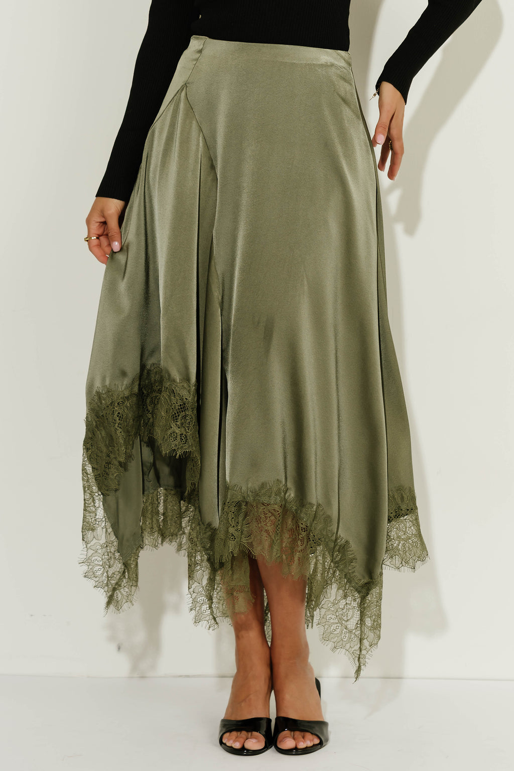 Eddie Lace Handkerchief Skirt in Olive