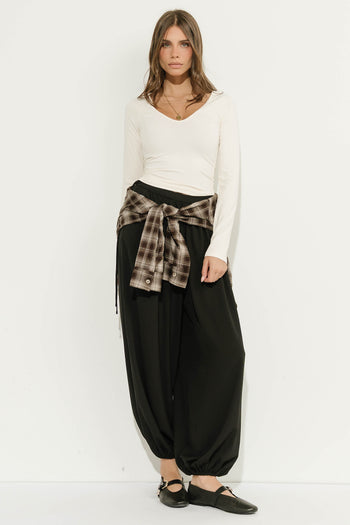 Hanna V-Neck Fitted Top in Ivory