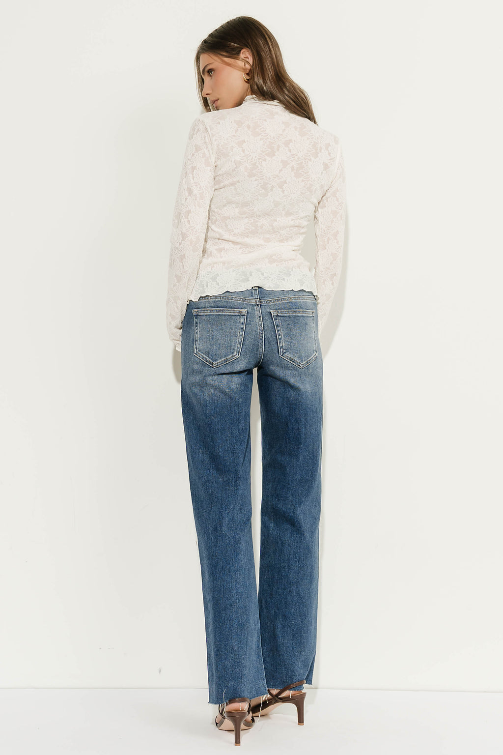 Zoe Lace Mock Neck Top In Oatmeal