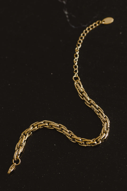 Gold chain bracelet 