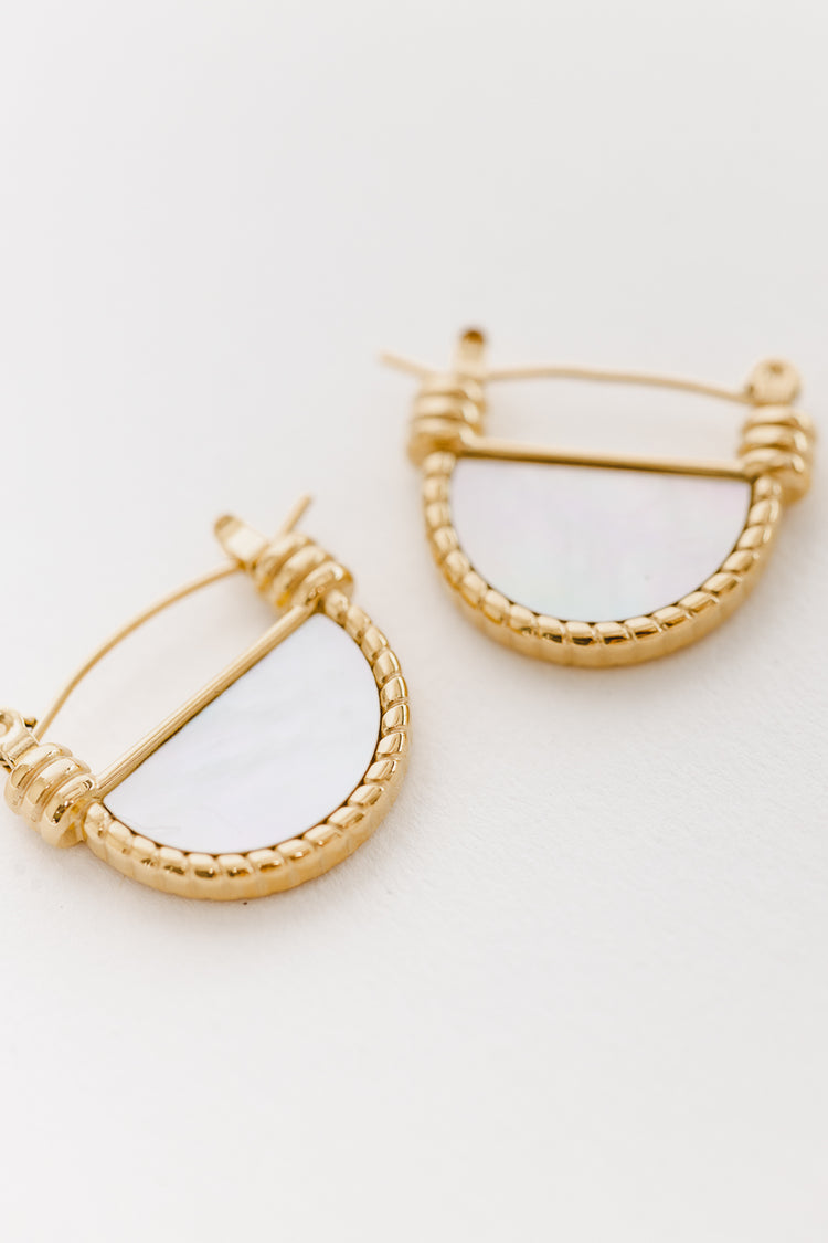 Earrings in gold 