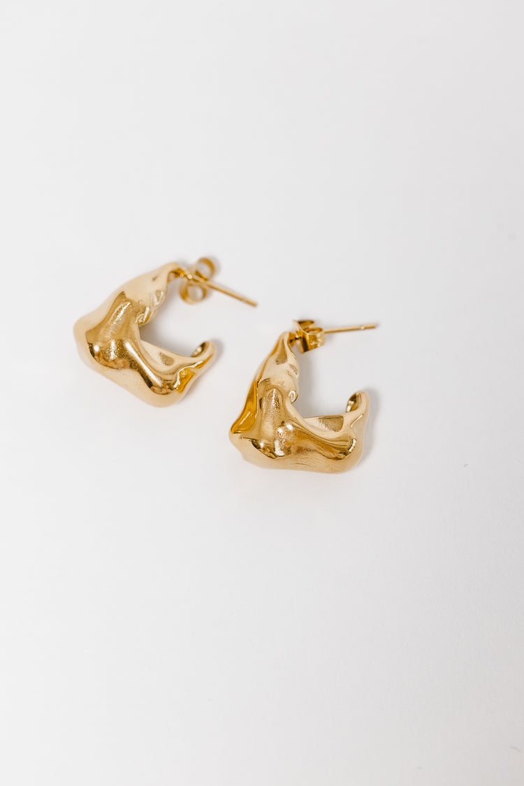 Gold earrings 