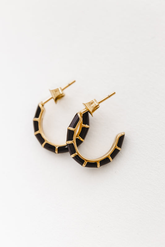 Plated black design earrings 