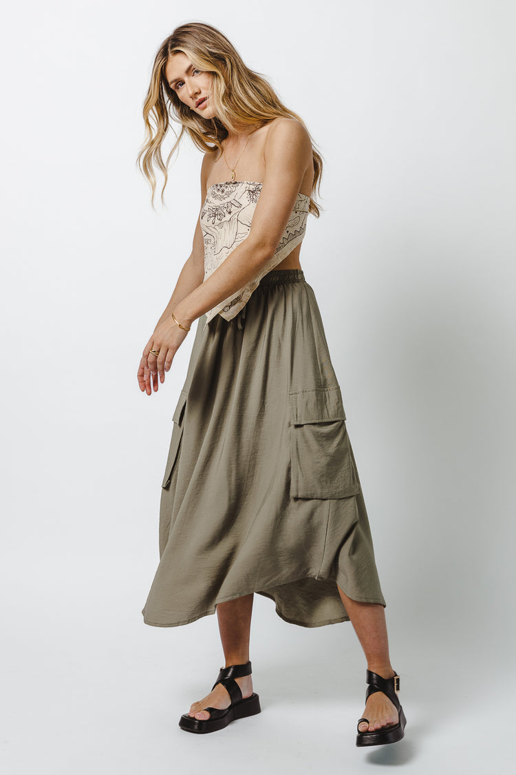 skirt with side pockets