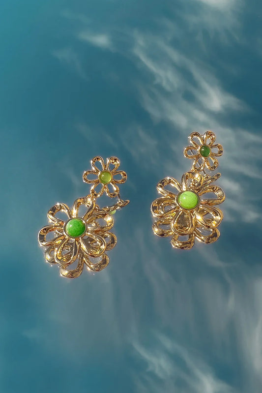 FLOWER EARRINGS WITH GREEN CENTERS