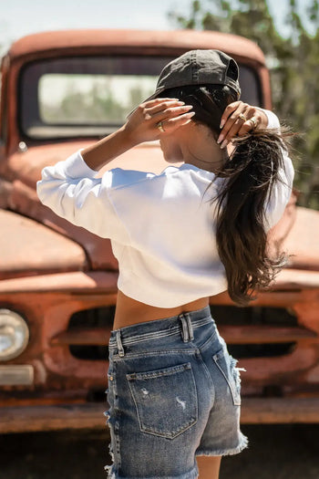 denim shorts in med wash 