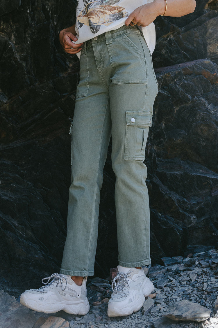 Two side pockets cargo jeans 