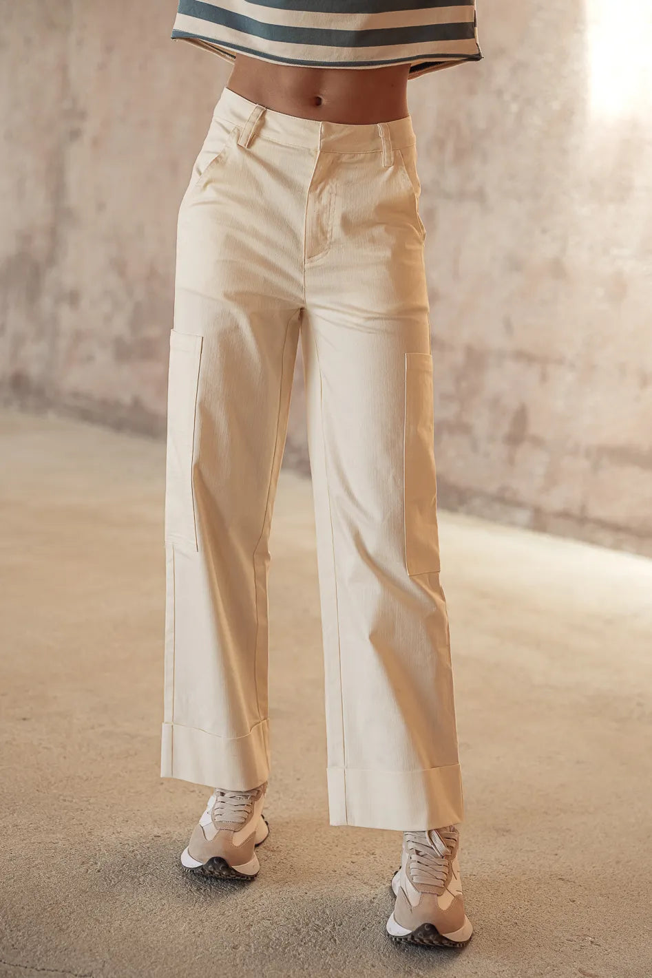 High rise cargo pants in cream 