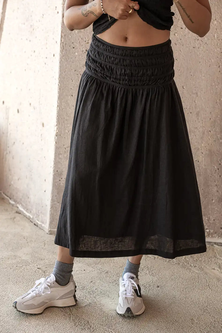 Woven skirt in black 