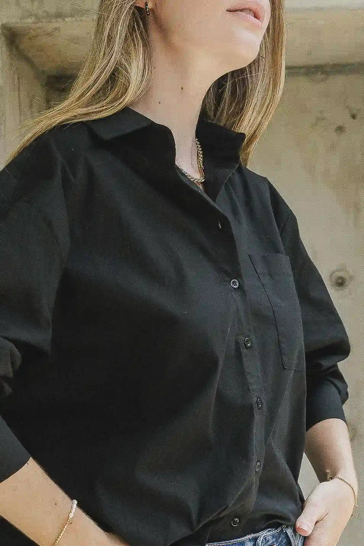 Woven button up in black 