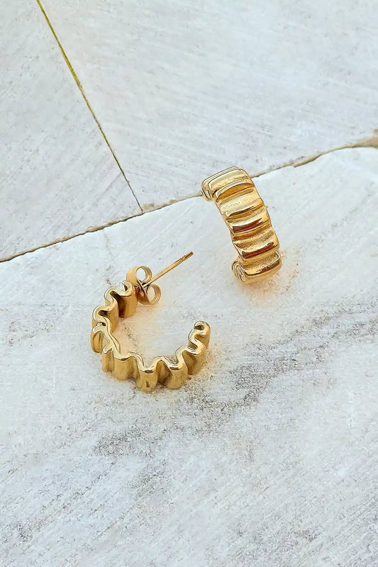 small gold rippled earring