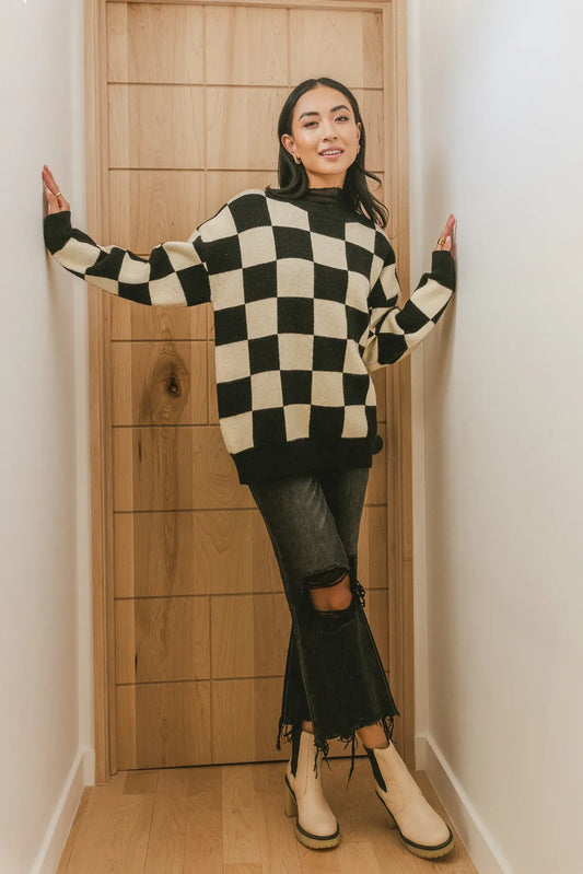 Long sleeves checkered sweater in black 