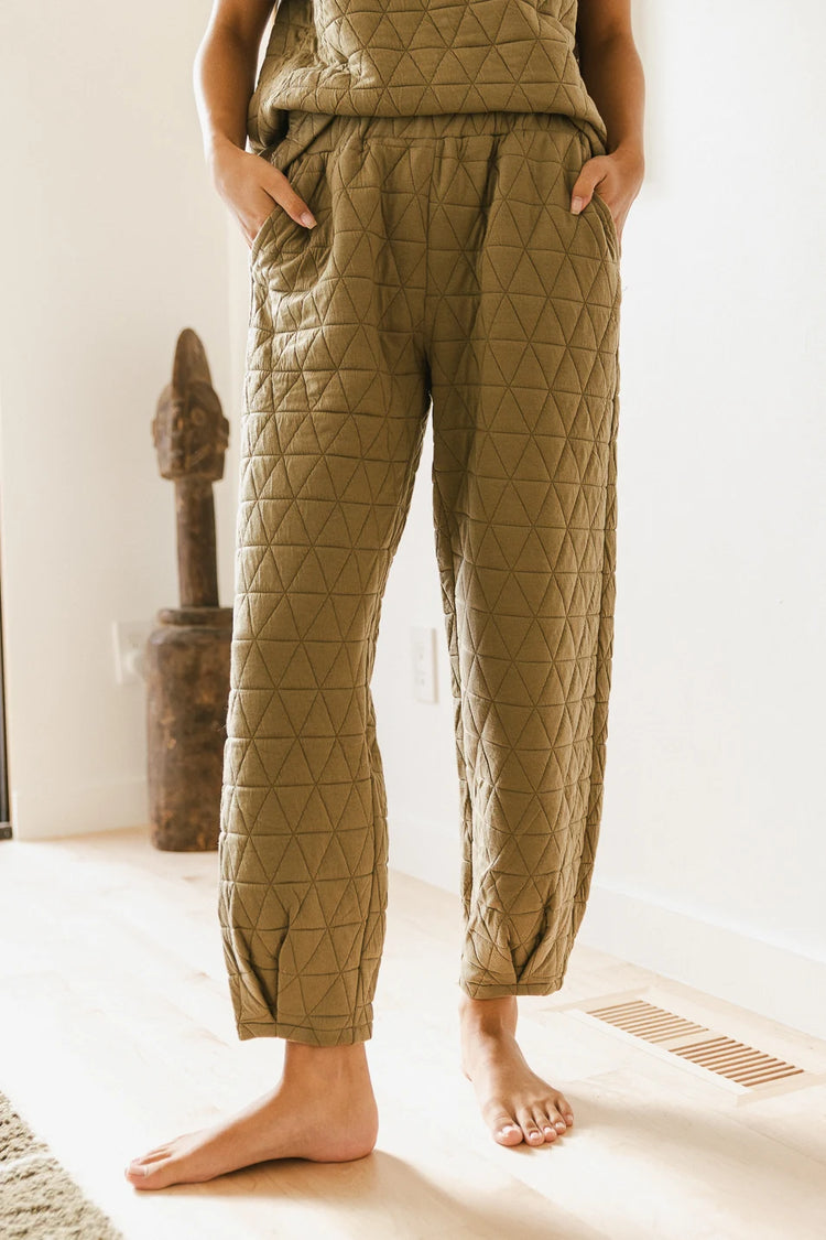 High rise quilted sweatpants in olive 