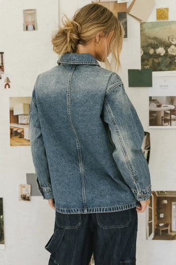 Long sleeves denim jacket in medium wash 
