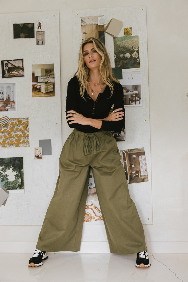 drawstring wide leg pants in olive