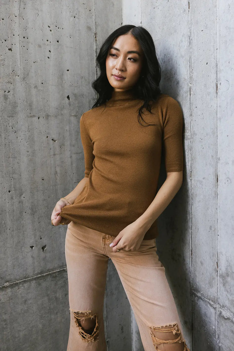 3/4 sleeves sweater top in brown 