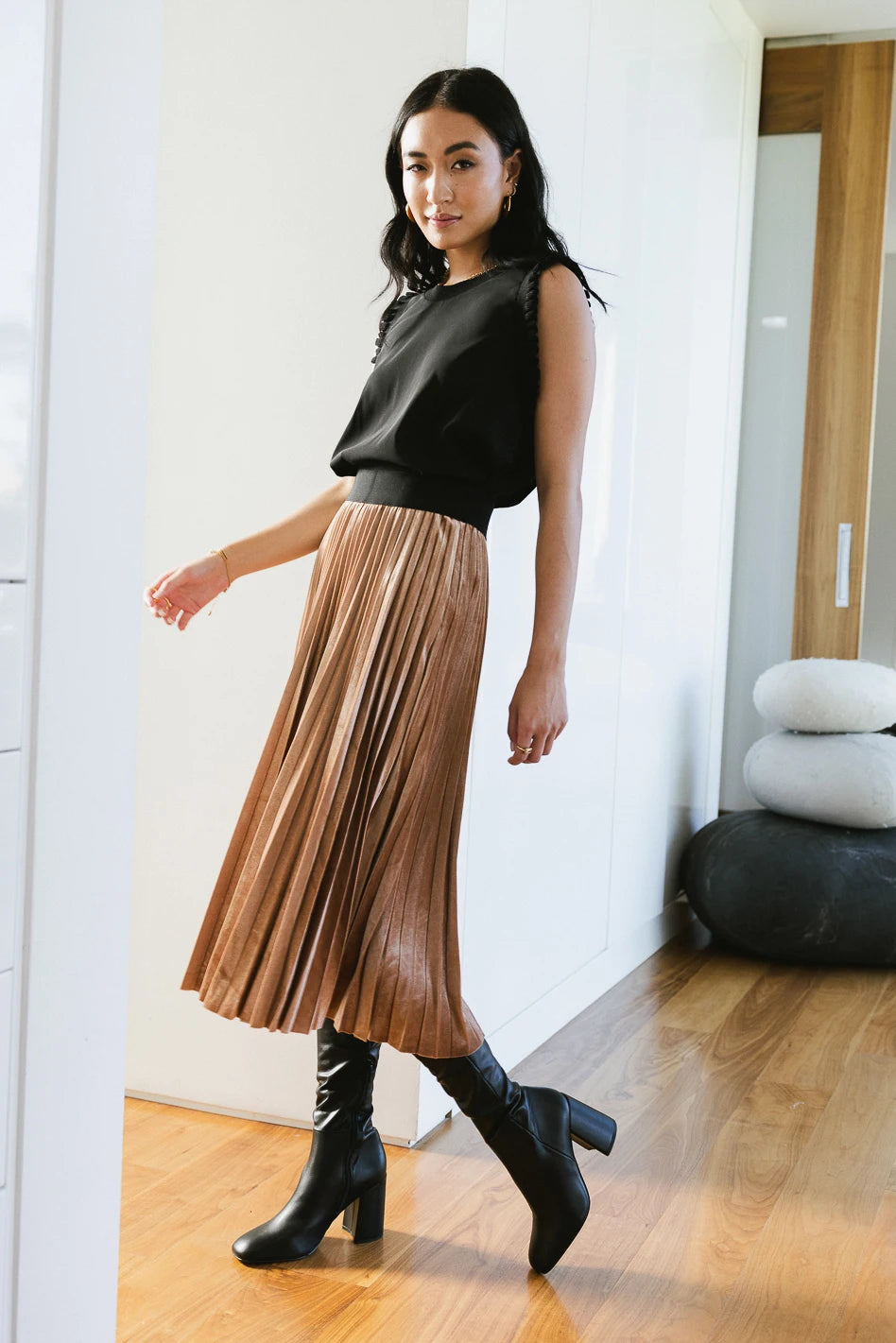 Pleated midi skirt sales taupe