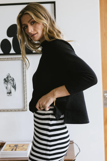 3/4 Sleeves mock neck top in black 