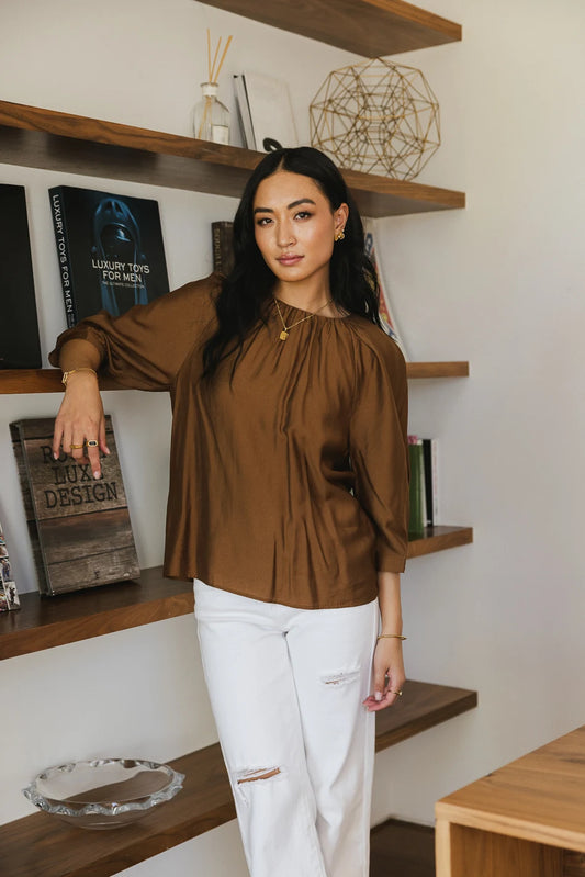 Round neck with pleating detail blouse in brown 