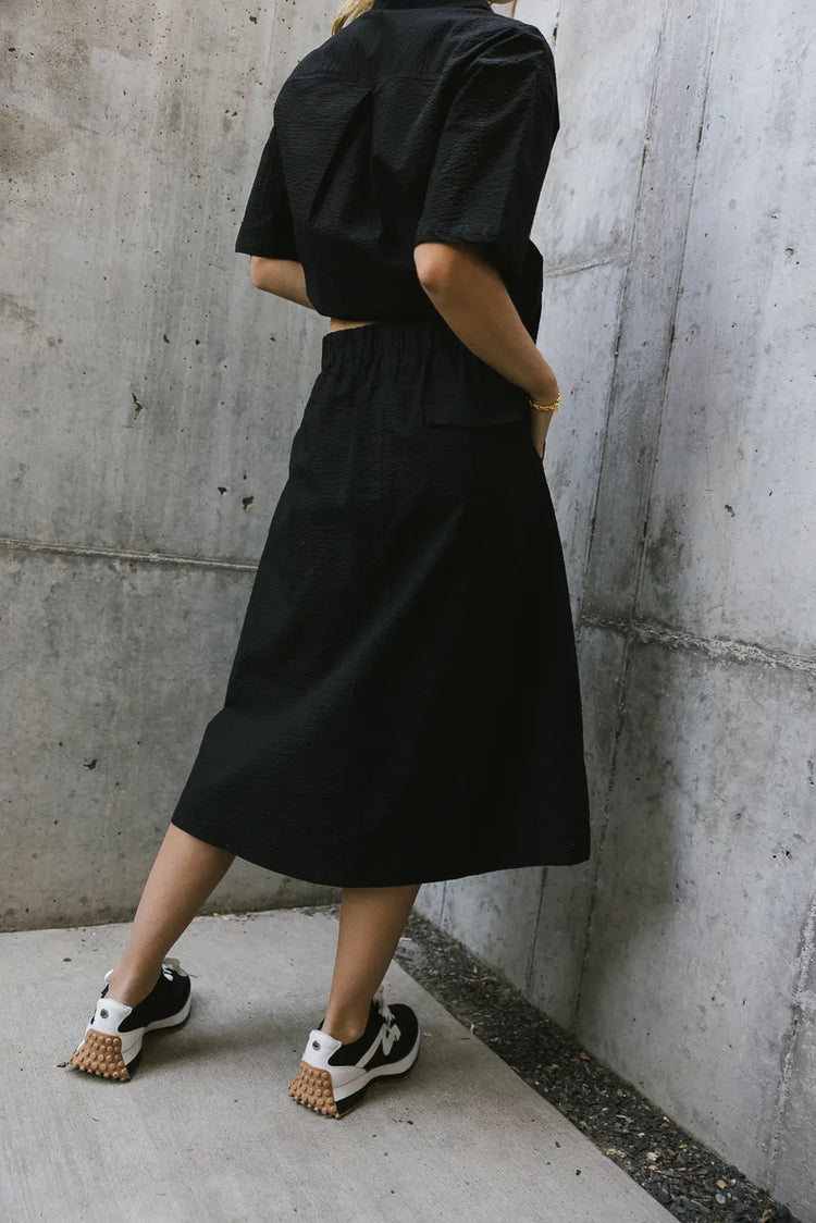 Elastic back textured skirt in black 