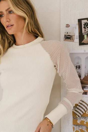 Long meshed sleeves top 