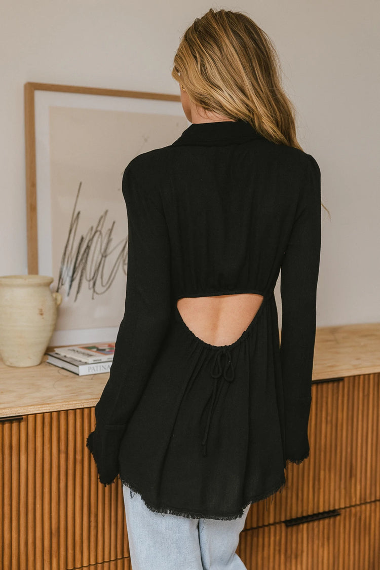 Woven top in black 