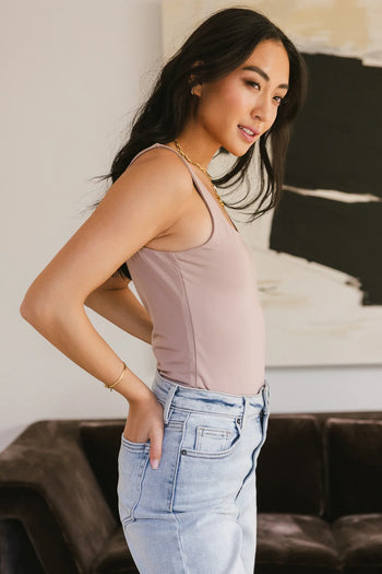 Sleeveless bodysuit in mauve  