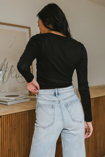 Round back neck top in black 
