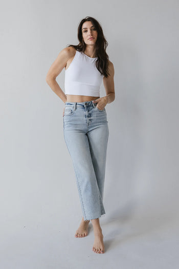 Wide leg jeans in light wash 