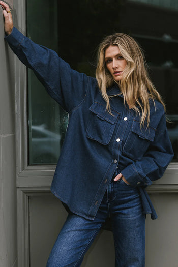 Long sleeves denim jacket in dark wash 