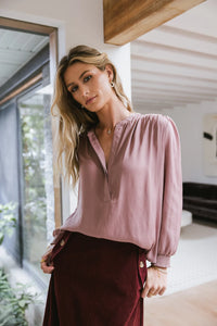 Woven blouse in mauve 