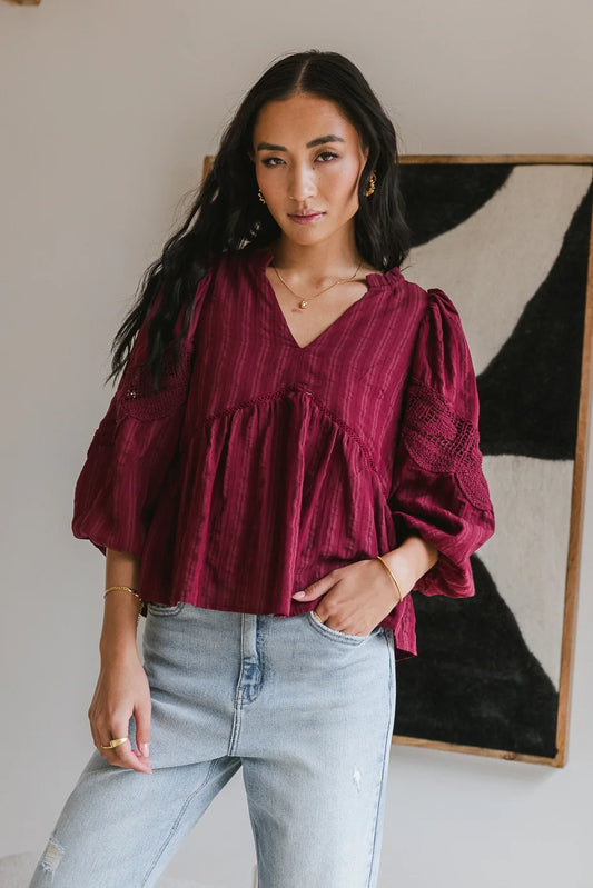 V-Neck blouse in burgundy 